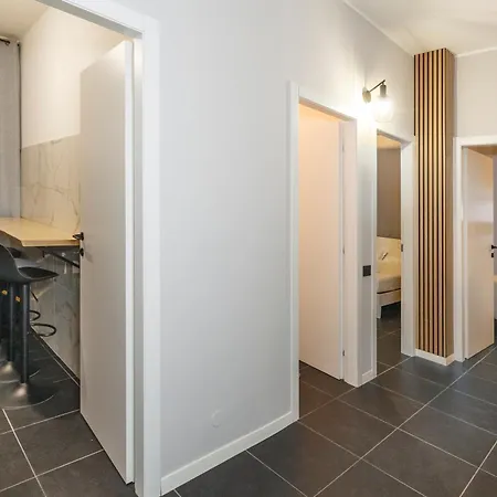 2 Bedrooms Centre * 贝尔加莫