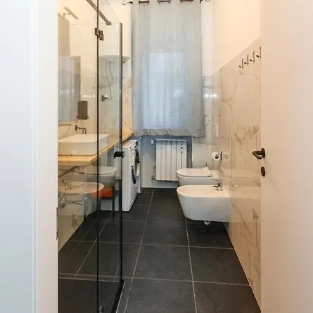 2 Bedrooms Centre * Bergamo