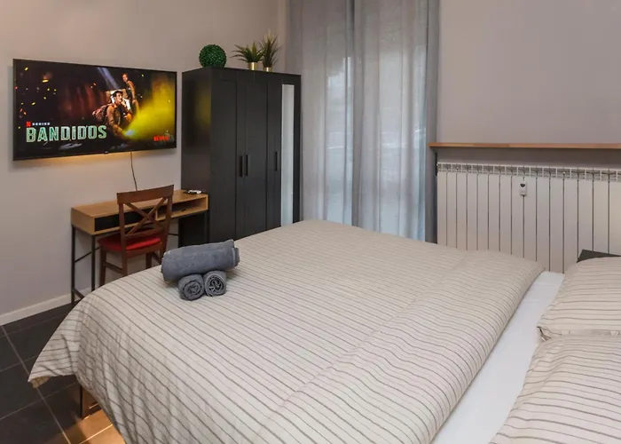 Apartment 2 Bedrooms Centre *